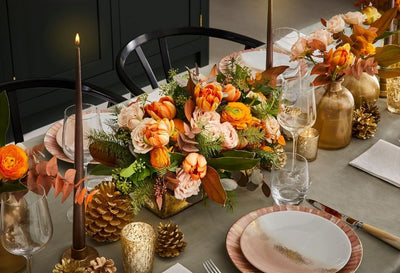 Decorating Your Thanksgiving Table with Flowers: Recommendations and Trends