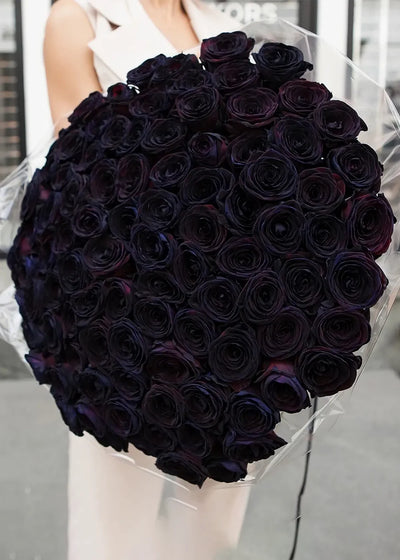 TRIPLE BLACK ROSES